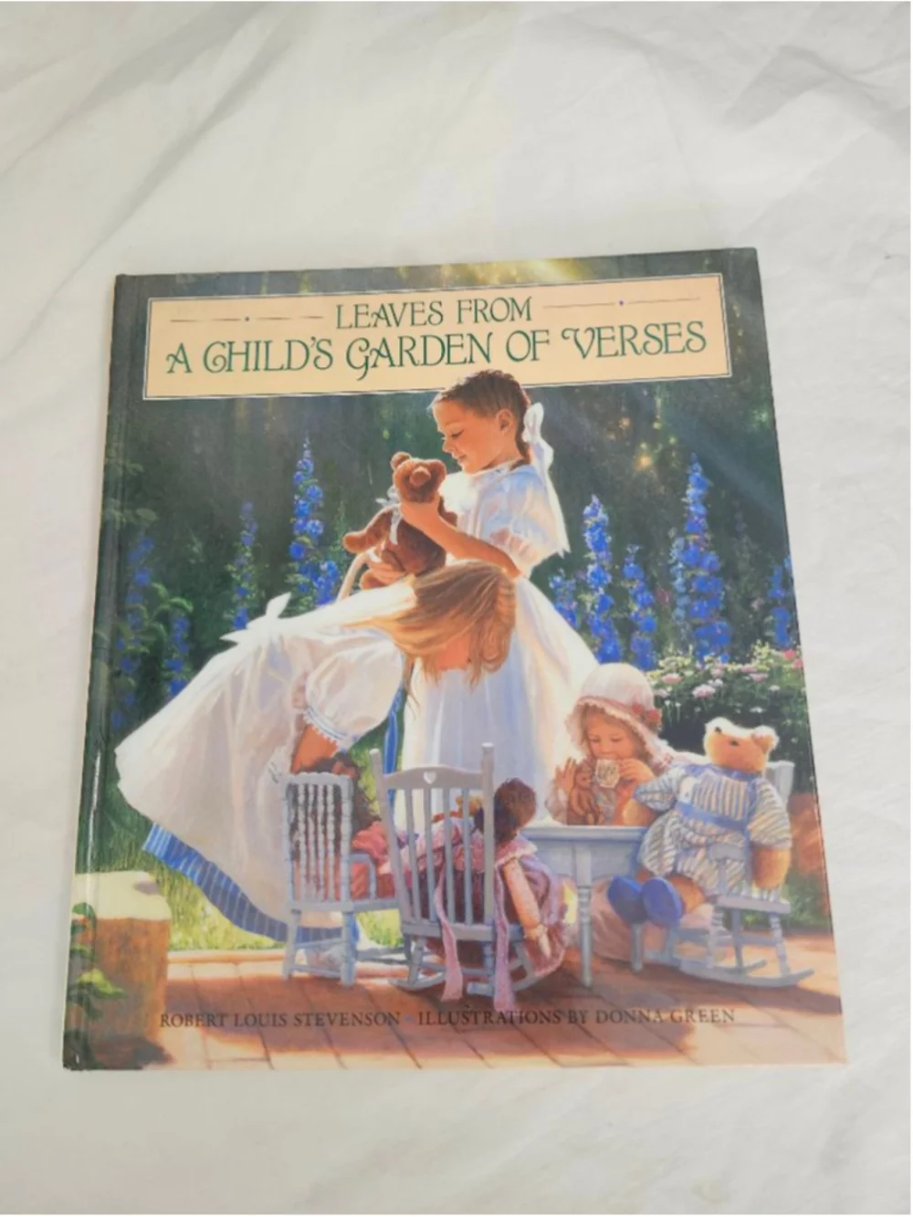 Girls Unbranded Kids Book Leaves From A Child's Garden of Verses Beige Green One